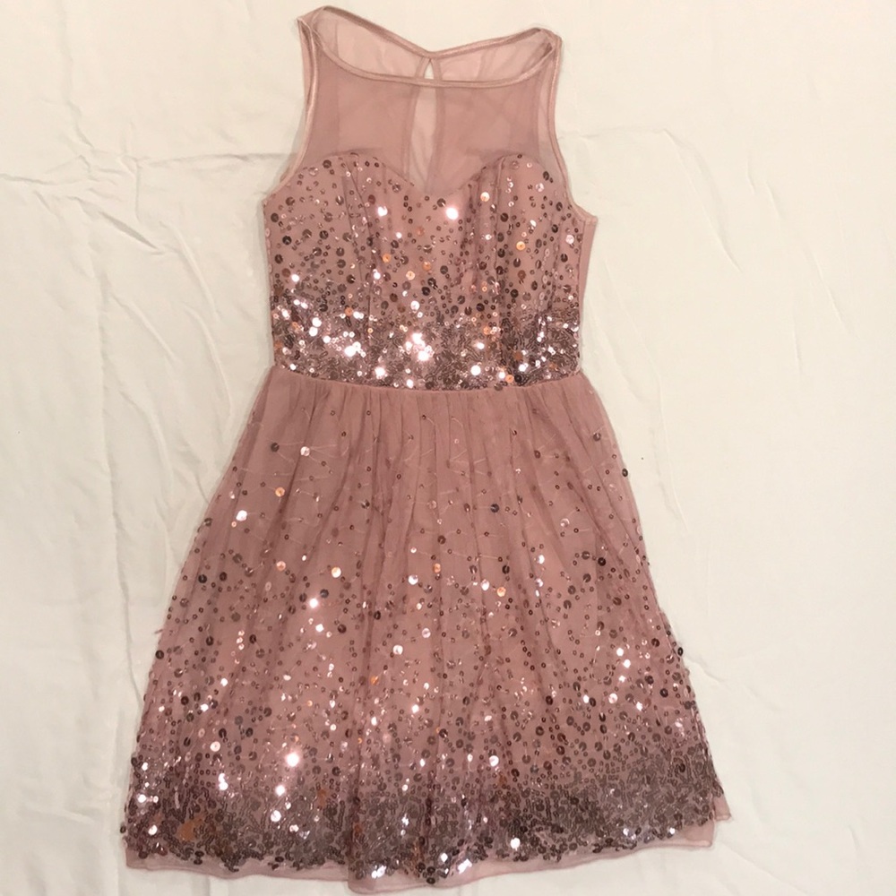 Delia’s blush dress